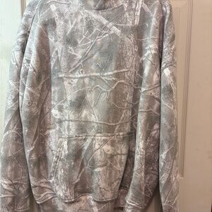 Abercrombie & Fitch Gray Camouflage Sweater